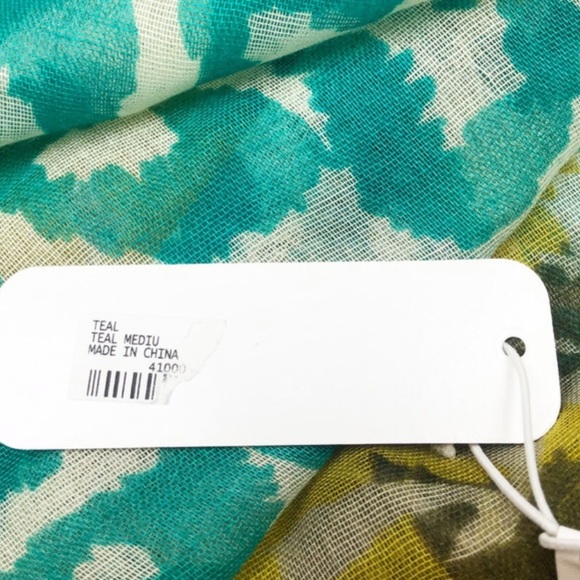 New with Tag Women’s Charming Charlie Teal Cheetah Print Wrap Scarf - Picture 10 of 10